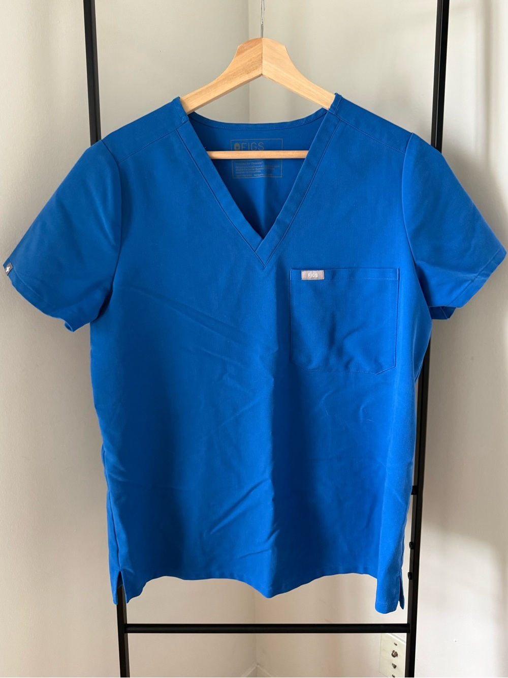 FIGS Royal Blue V-Neck Medical Scrub Top, size M